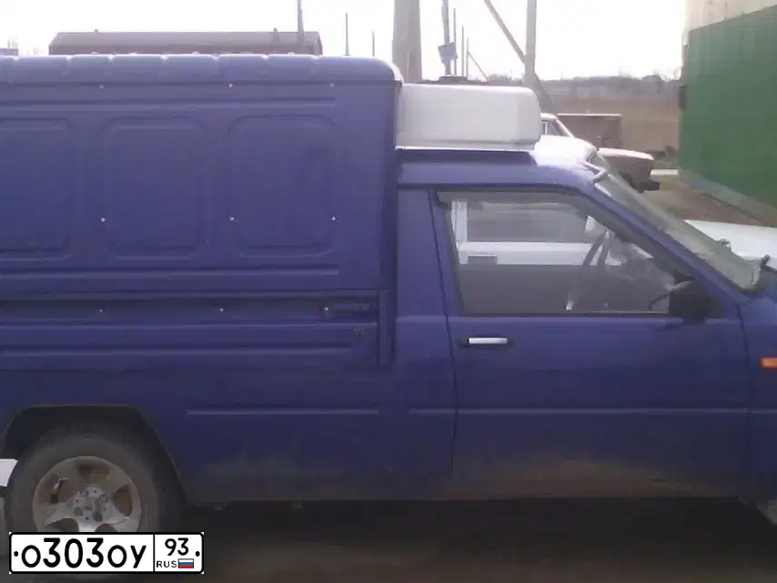 Фото автомобиля IZH 2717, 2002 — госномер О029КО26. Цвет: СИНИЙ