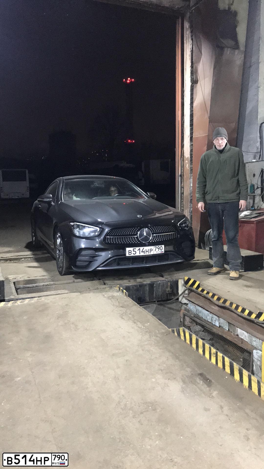 Фото автомобиля MERCEDES-BENZ E-CLASS Е 200 4МАТIС, 2020 — госномер М291ТА797. Цвет: СЕРЫЙ