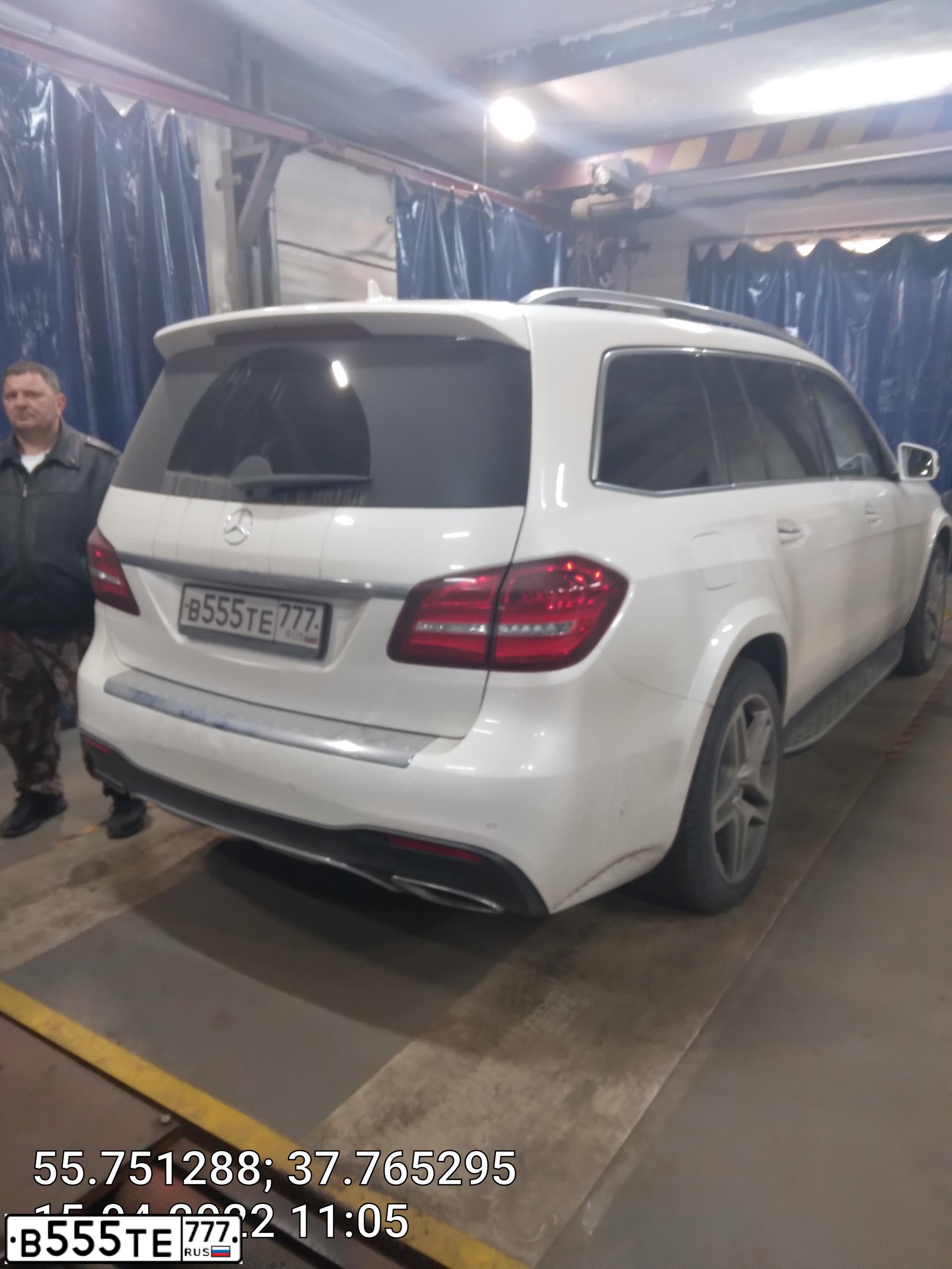 Фото автомобиля MERCEDES GL-KLASSE, 2016 — госномер В555ТЕ777. Цвет: Белый