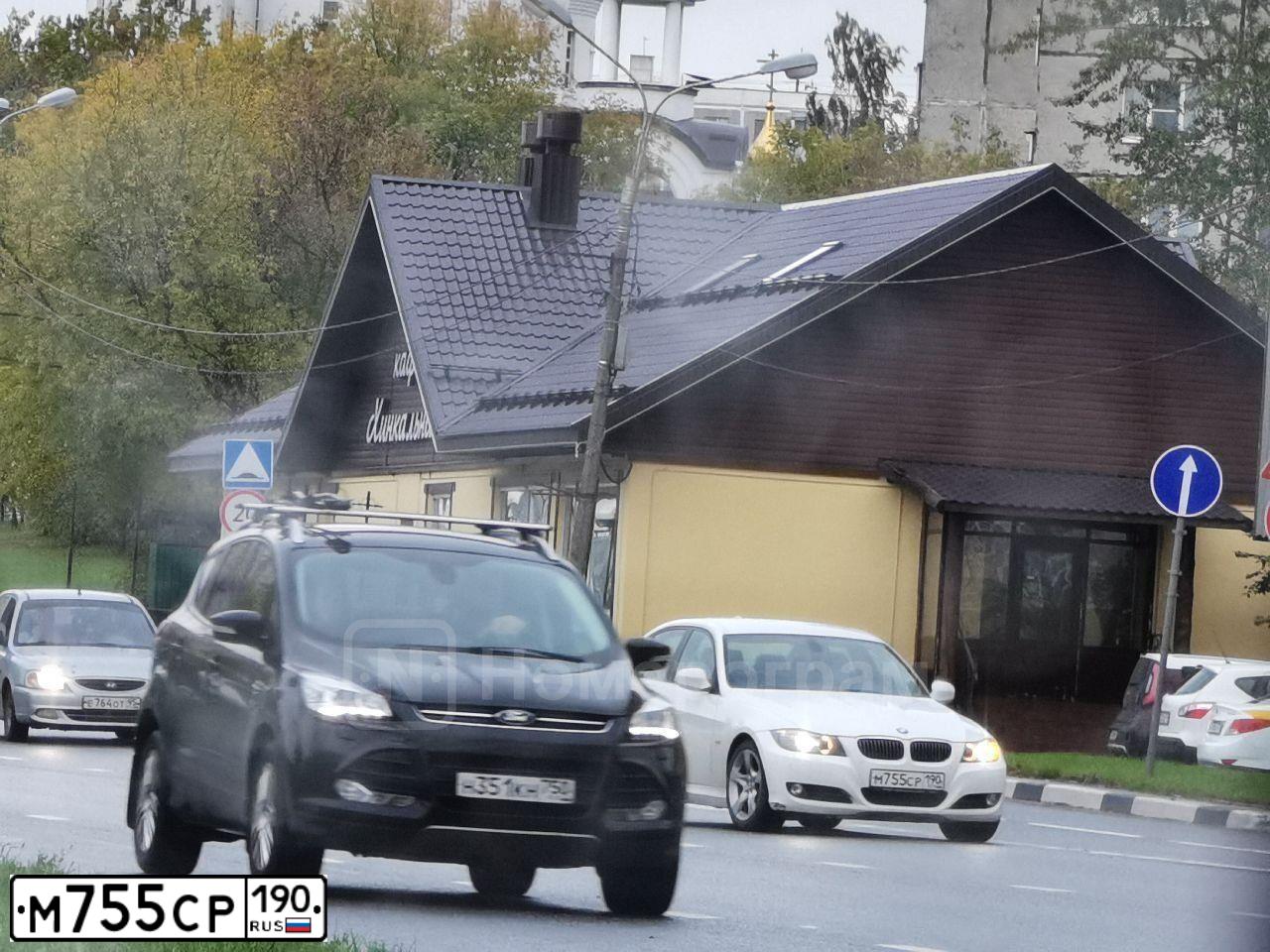 Фото автомобиля BMW SERIE 3, 2011 — госномер М755СР190. Цвет: Белый