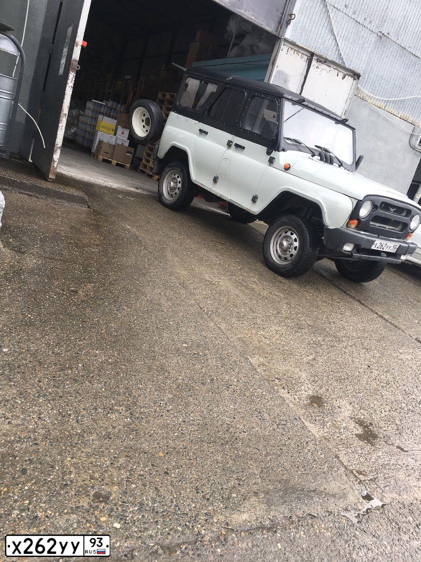 Фото автомобиля UAZ 3151 / HUNTER, 2004 — госномер Е798ТС93. Цвет: БЕЛАЯ НОЧЬ