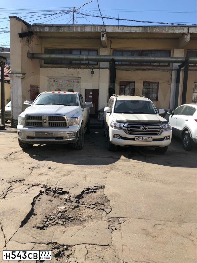 Фото автомобиля TOYOTA LANDCRUISER 200, 2015 — госномер М462НТ193. Цвет: Белый