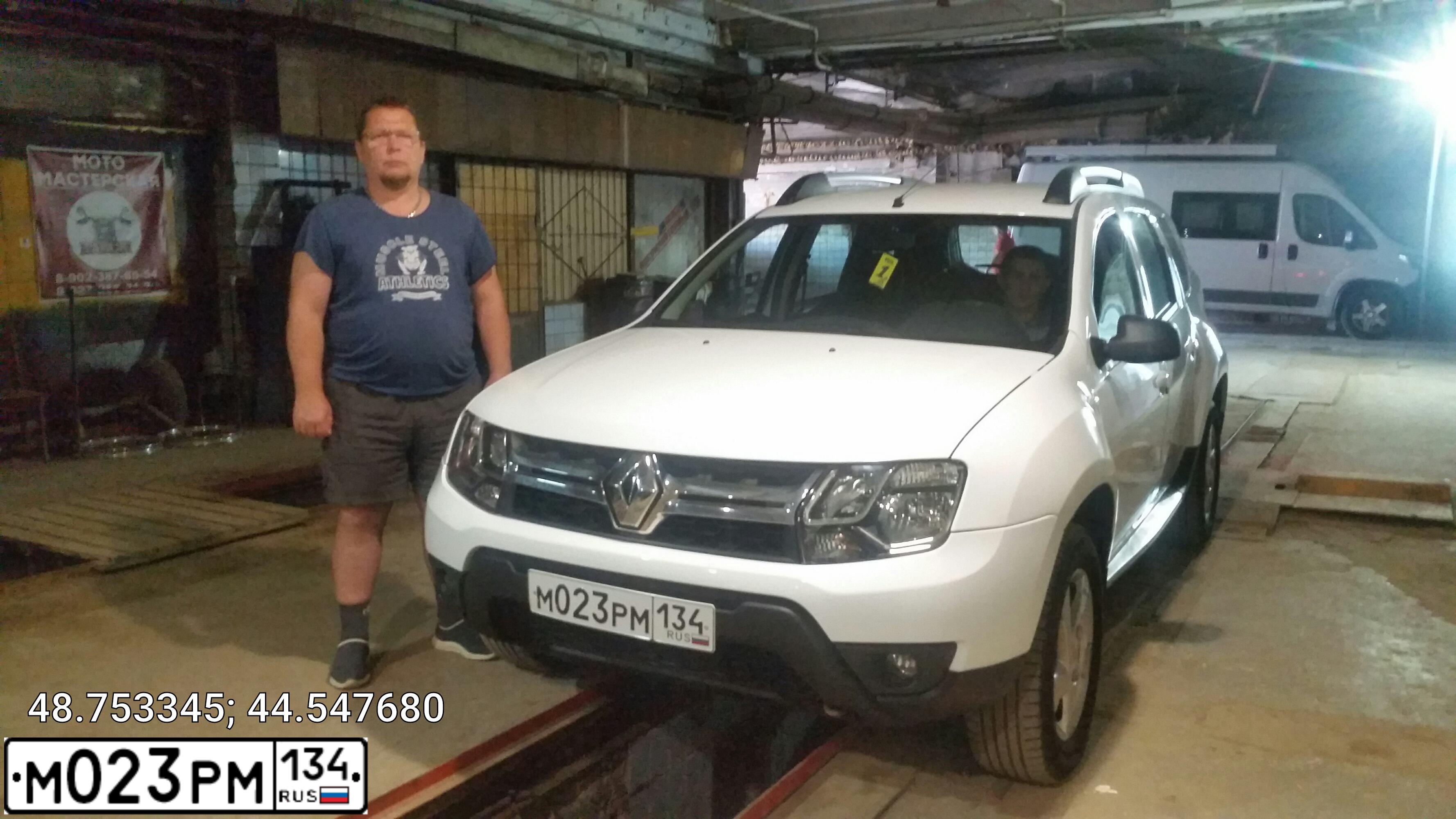 Фото автомобиля RENAULT DUSTER, 2015 — госномер М023РМ134. Цвет: Белый