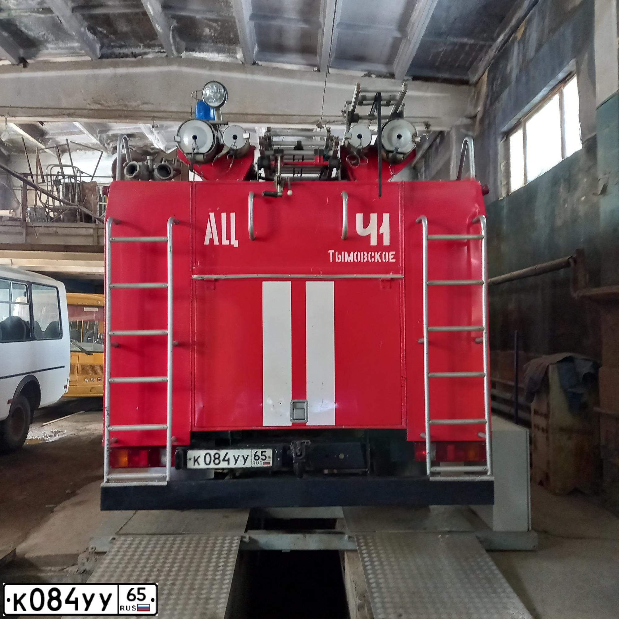 Фото автомобиля URAL 4320 /6X6/, 2009 — госномер К084УУ65. Цвет: ГОСТ 30574-2002