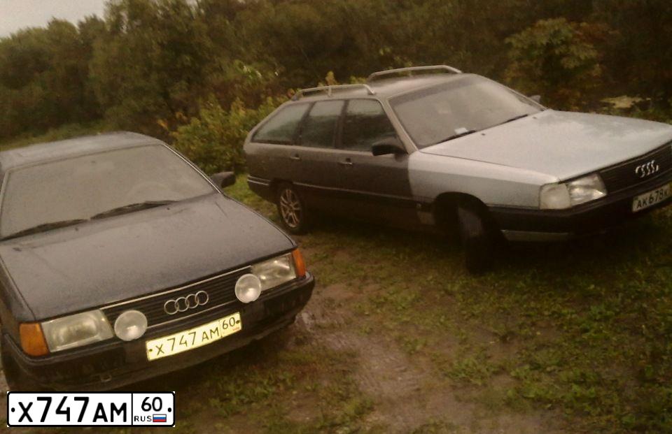 Фото автомобиля AUDI 100, 1986 — госномер Х747АМ60. Цвет: СИНИЙ