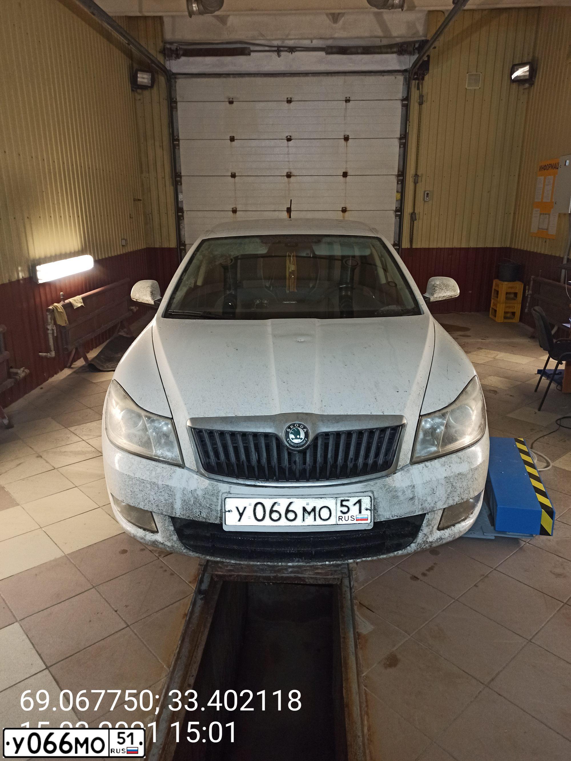 Фото автомобиля SKODA OCTAVIA, 2012 — госномер У066МО51. Цвет: БЕЛЫЙ