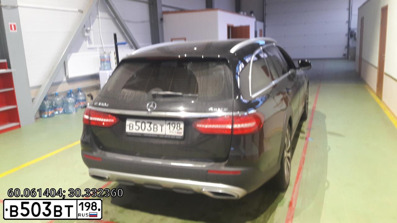 Фото автомобиля MERCEDES E-KLASSE, 2018 — госномер В503ВТ198. Цвет: ЧЕРНЫЙ