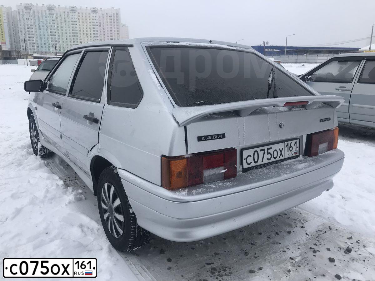 Фото автомобиля LADA 2114 SAMARA, 2009 — госномер М355ЕУ161. Цвет: СВЕТЛО-СЕРЕБРИСТ МЕТАЛЛИК