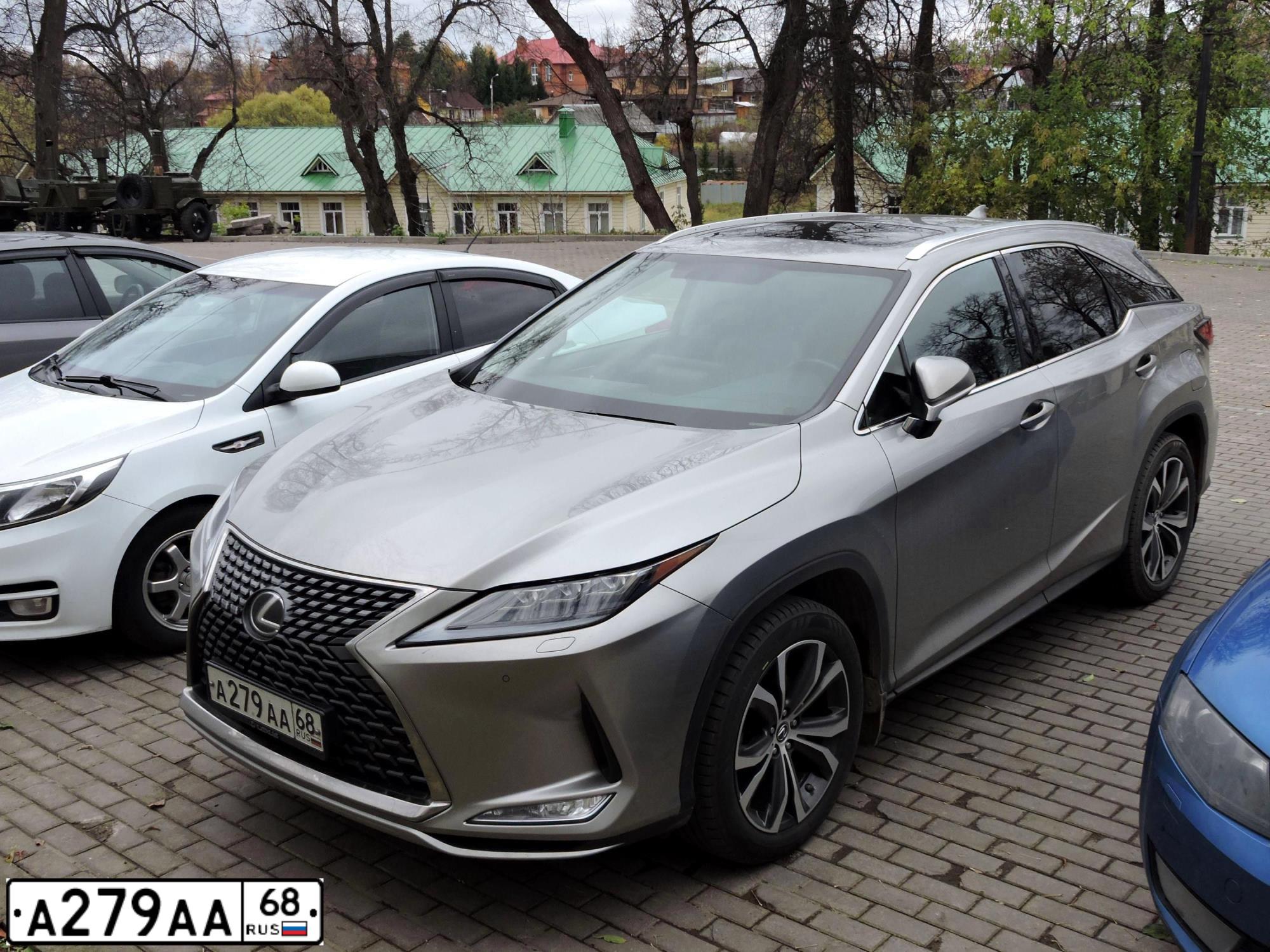 Фото автомобиля LEXUS RX300, 2018 — госномер Т278АМ977. Цвет: СВЕТЛО-СЕРЫЙ