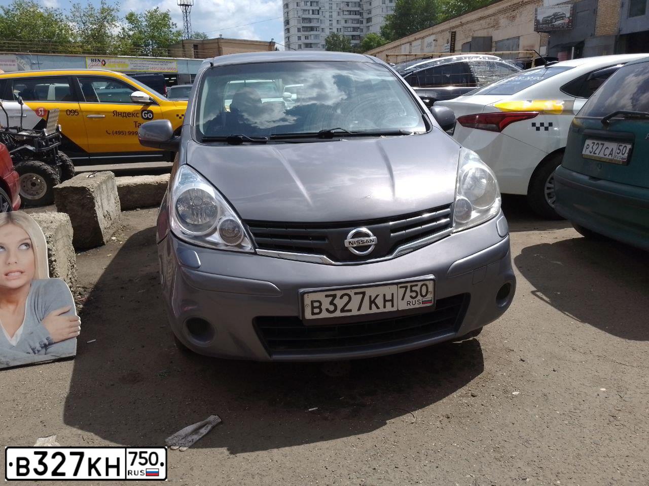 Фото автомобиля NISSAN NOTE, 2010 — госномер О262ЕХ977