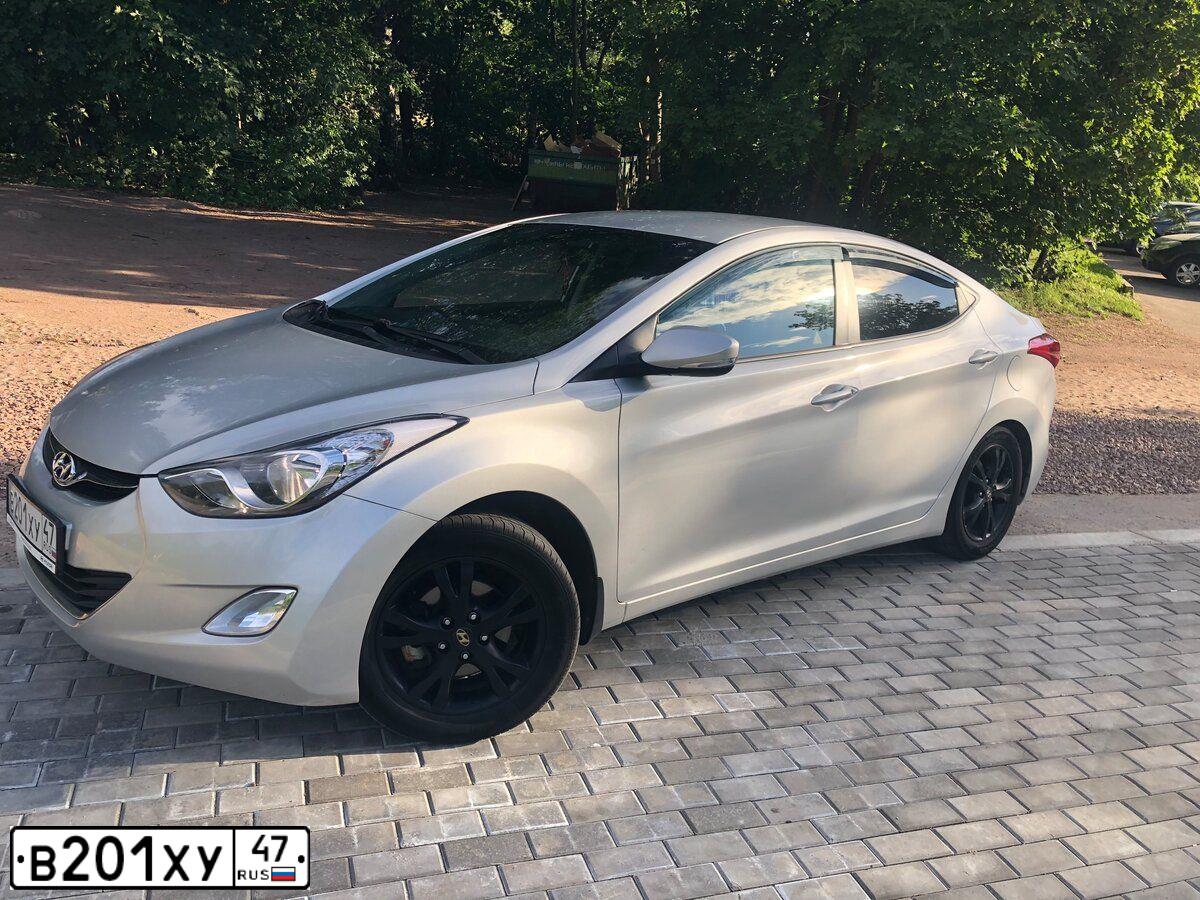 Фото автомобиля HYUNDAI ELANTRA, 2012 — госномер В201ХУ47. Цвет: СЕРЕБРИСТЫЙ