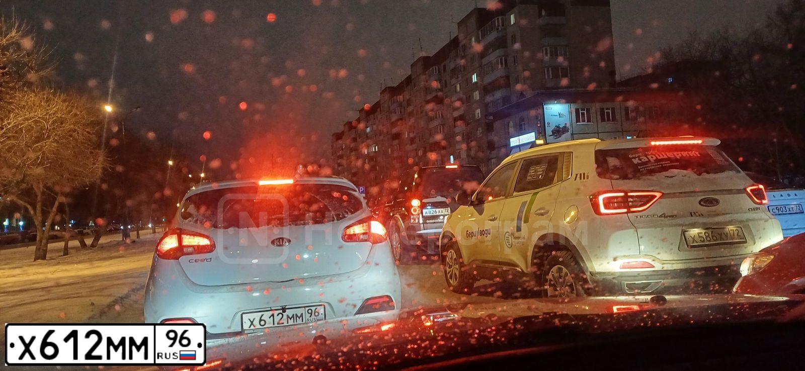 Фото автомобиля KIA CEE'D, 2012 — госномер В770ВВ196. Цвет: БЕЛЫЙ