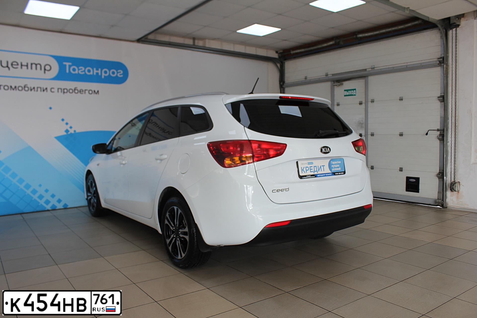 Фото автомобиля KIA CEED, 2013 — госномер В262ЕО180. Цвет: Белый
