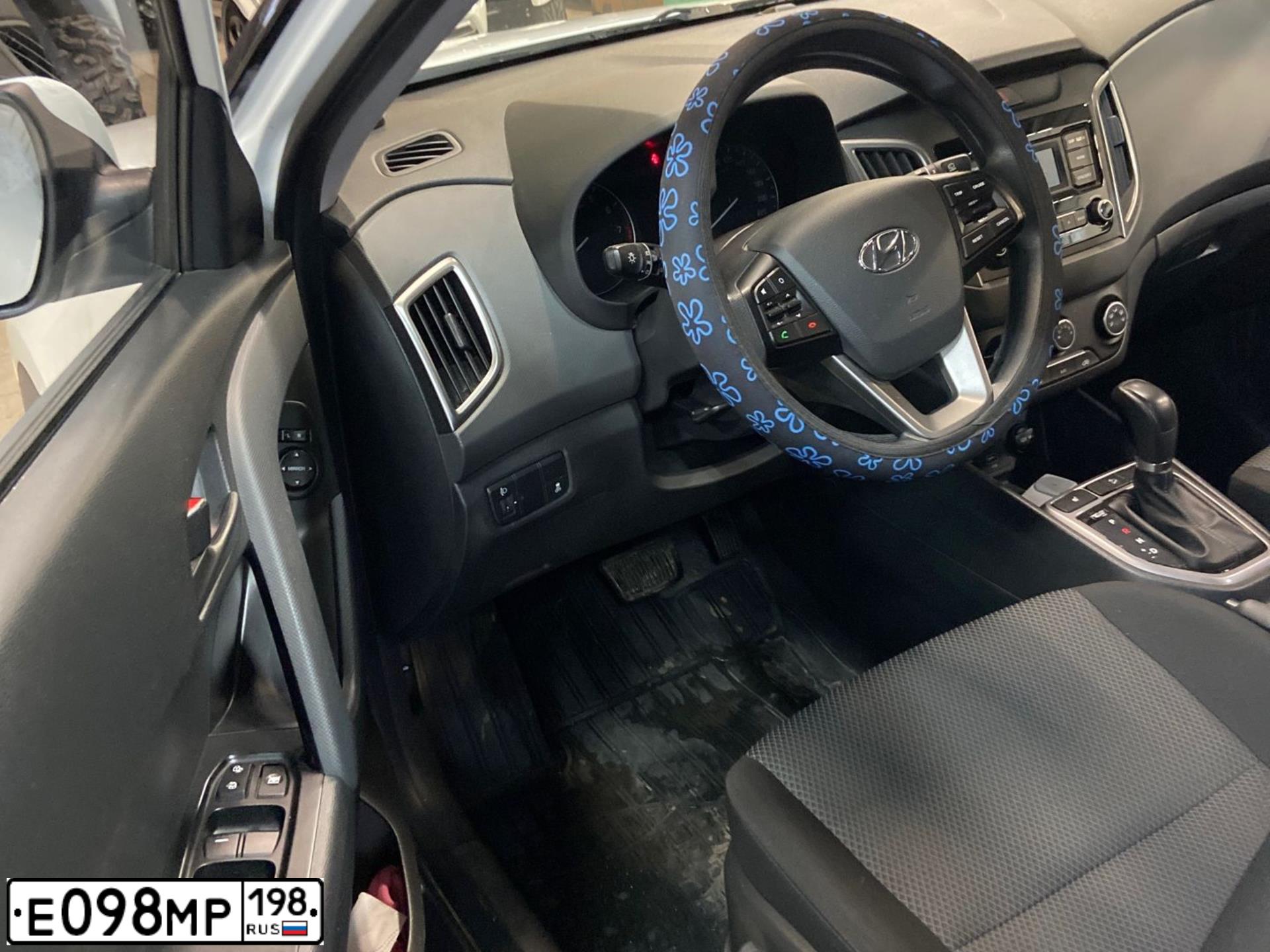 Фото автомобиля HYUNDAI CRETA, 2019 — госномер У464АЕ198