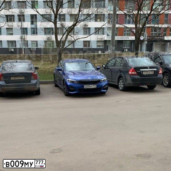 Фото автомобиля BMW SERIE 1, 2014 — госномер Е894ХР799. Цвет: ЧЕРНЫЙ
