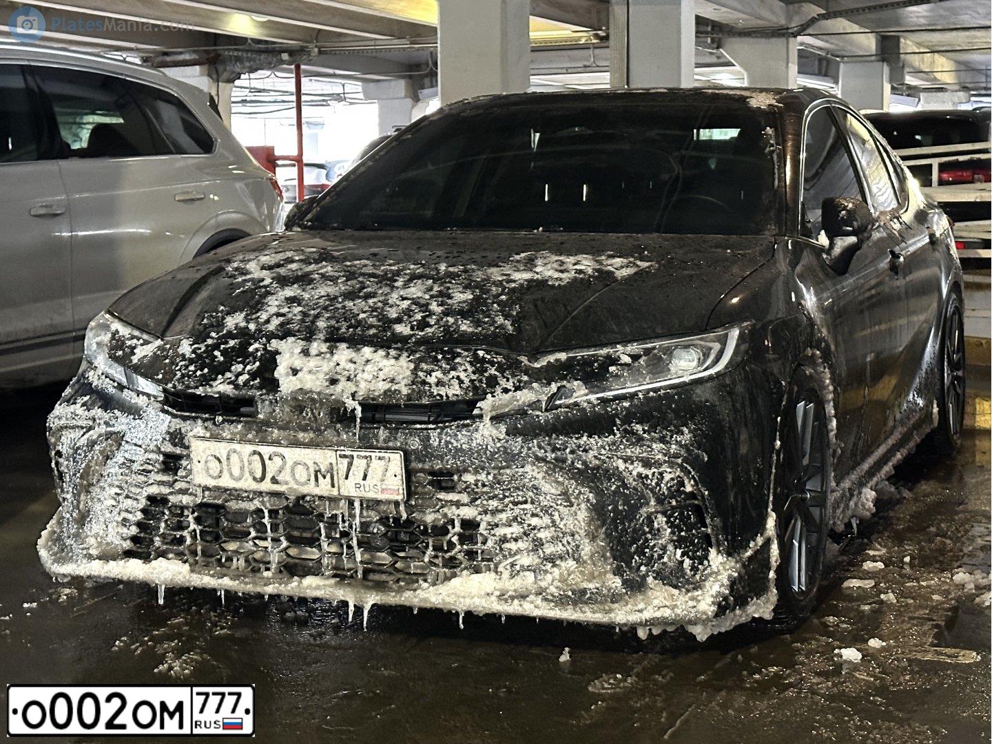 Фото автомобиля CITROEN C-CROSSER, 2011 — госномер О002ОМ777. Цвет: Коричневый