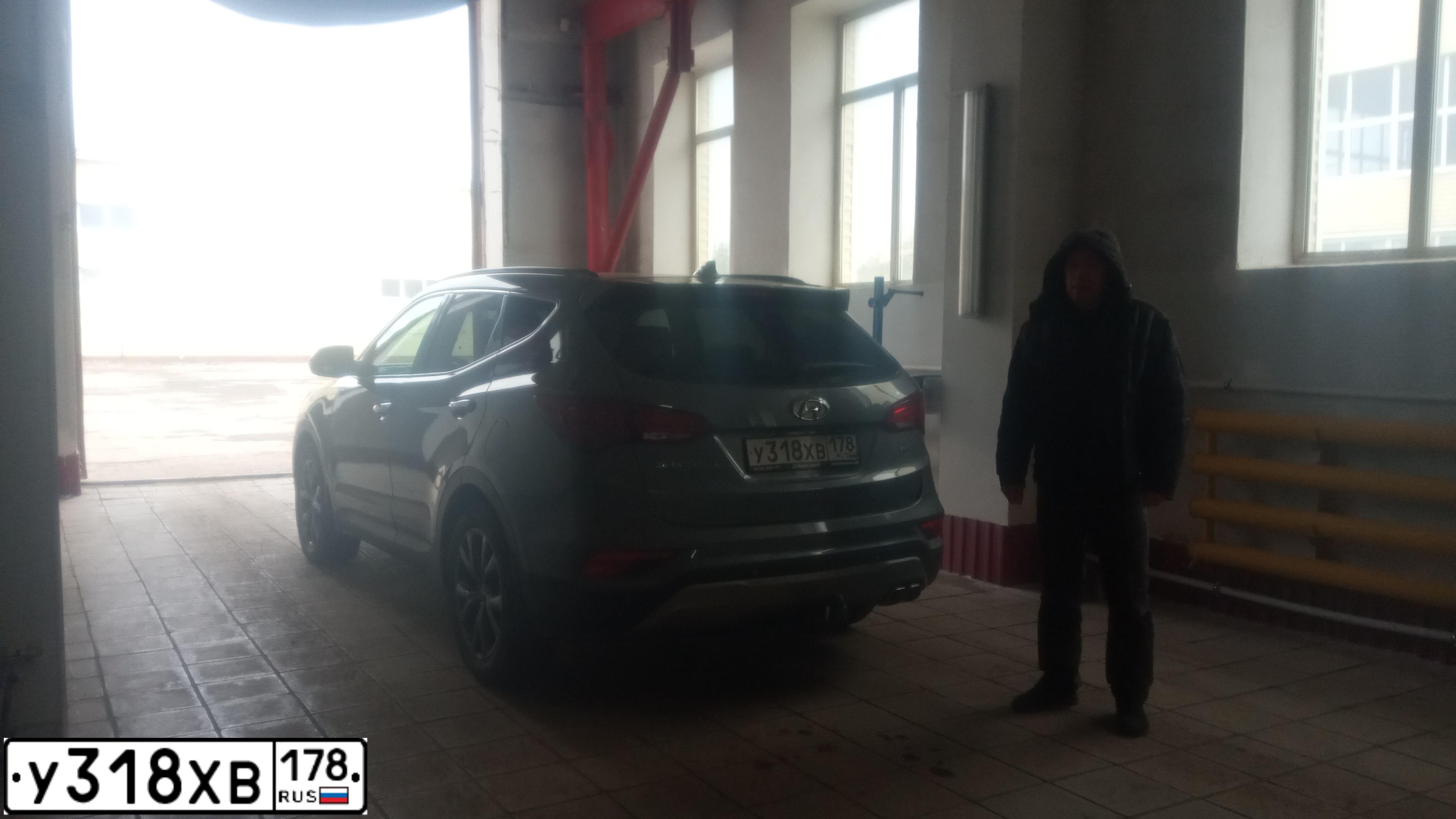 Фото автомобиля HYUNDAI SANTA FE, 2016 — госномер Р307КХ73. Цвет: СЕРЫЙ