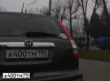 Фото автомобиля HONDA CR-V, 2012 — госномер А400ТМ190. Цвет: СЕРО-КОРИЧНЕВЫЙ