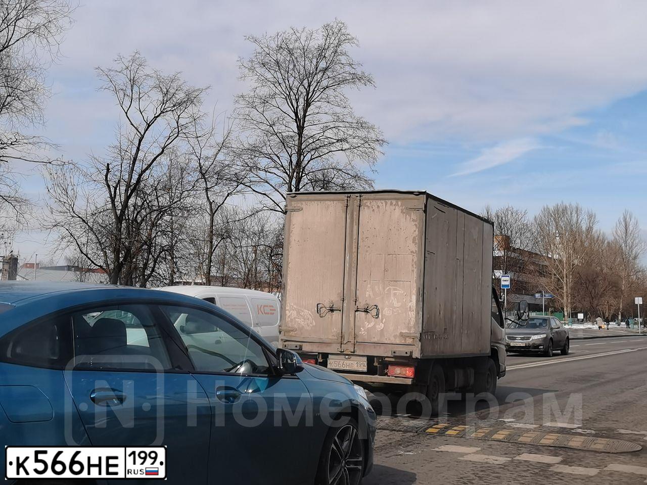 Фото автомобиля LANDWIND JIANGLING - JMC JMC CARRYING, 2007 — госномер К566НЕ199. Цвет: БЕЛЫЙ