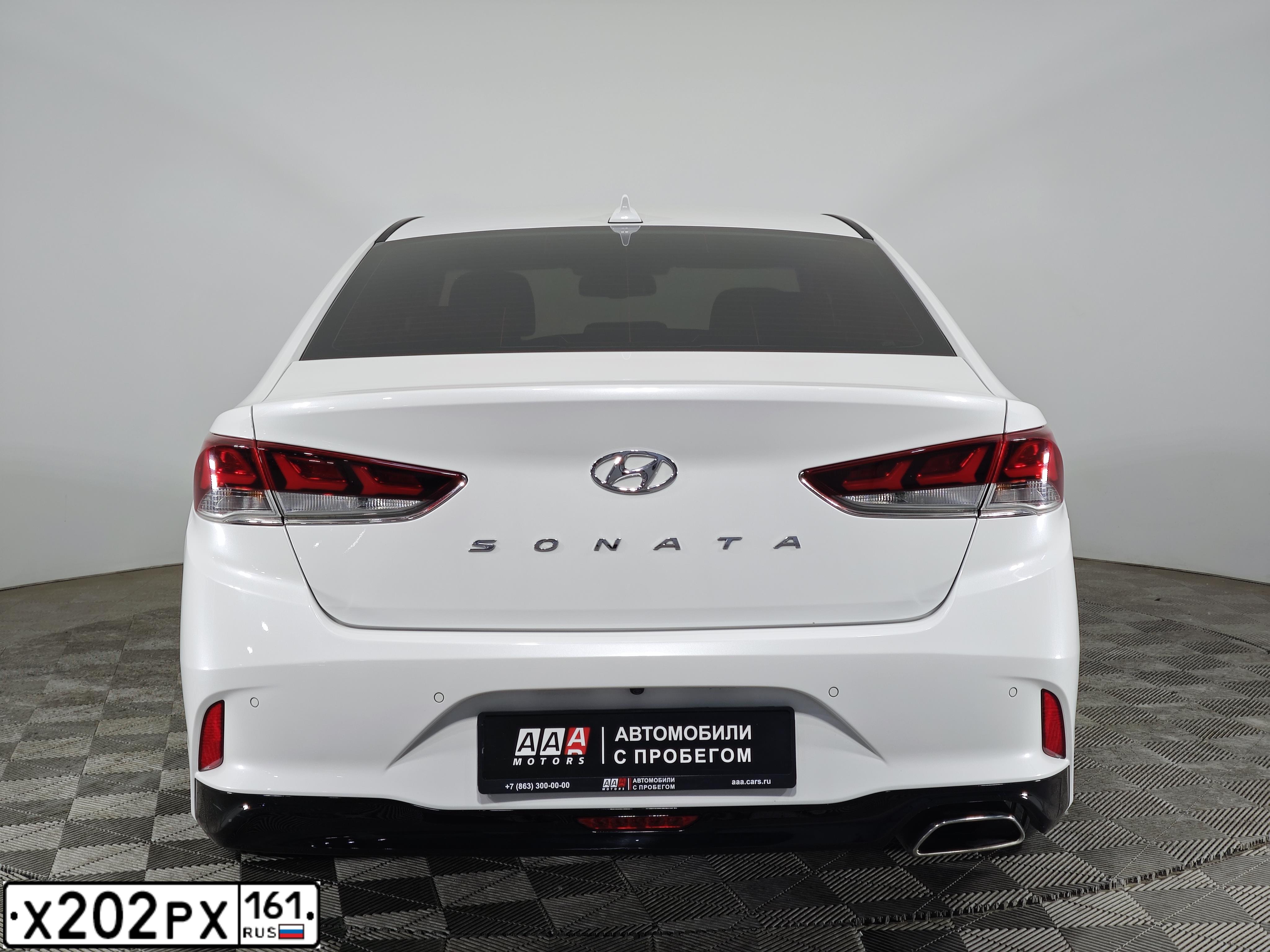 Фото автомобиля HYUNDAI SONATA, 2018 — госномер Х202РХ161. Цвет: БЕЛЫЙ