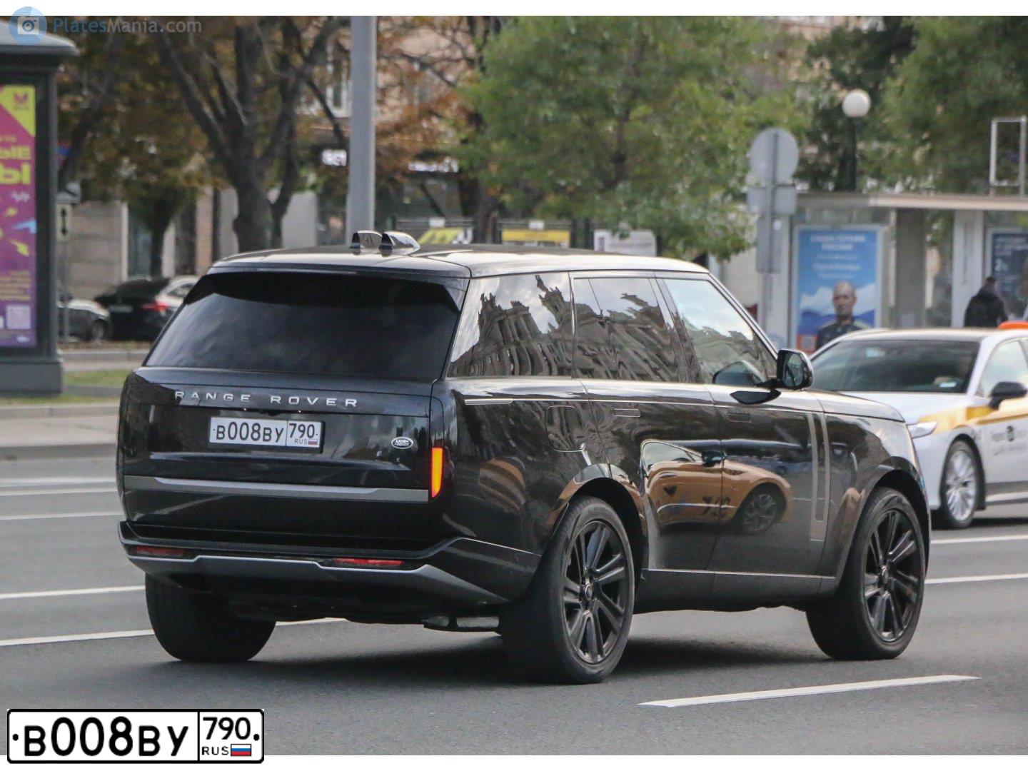 Фото автомобиля LAND ROVER RANGE ROVER, 2022 — госномер А812СС790. Цвет: ЧЕРНЫЙ