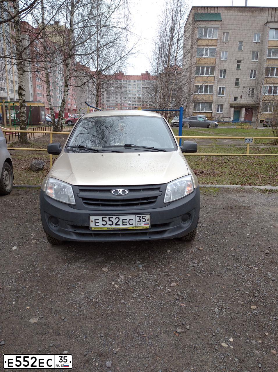Фото автомобиля LADA GRANTA, 2013 — госномер М492ВВ35. Цвет: СЕРЕБРИСТО-БЕЖЕВЫЙ