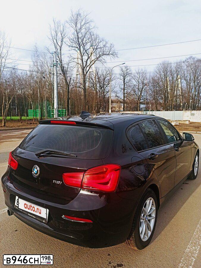 Фото автомобиля BMW SERIE 1, 2016 — госномер М476КН198. Цвет: ЧЕРНЫЙ