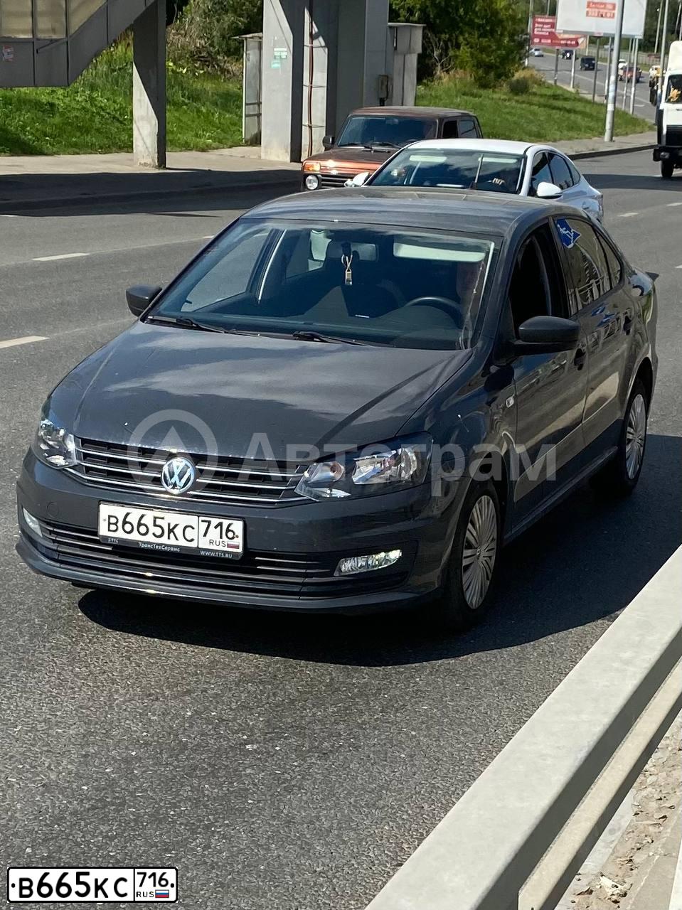 Фото автомобиля VOLKSWAGEN POLO, 2018 — госномер В665КС716. Цвет: Серый