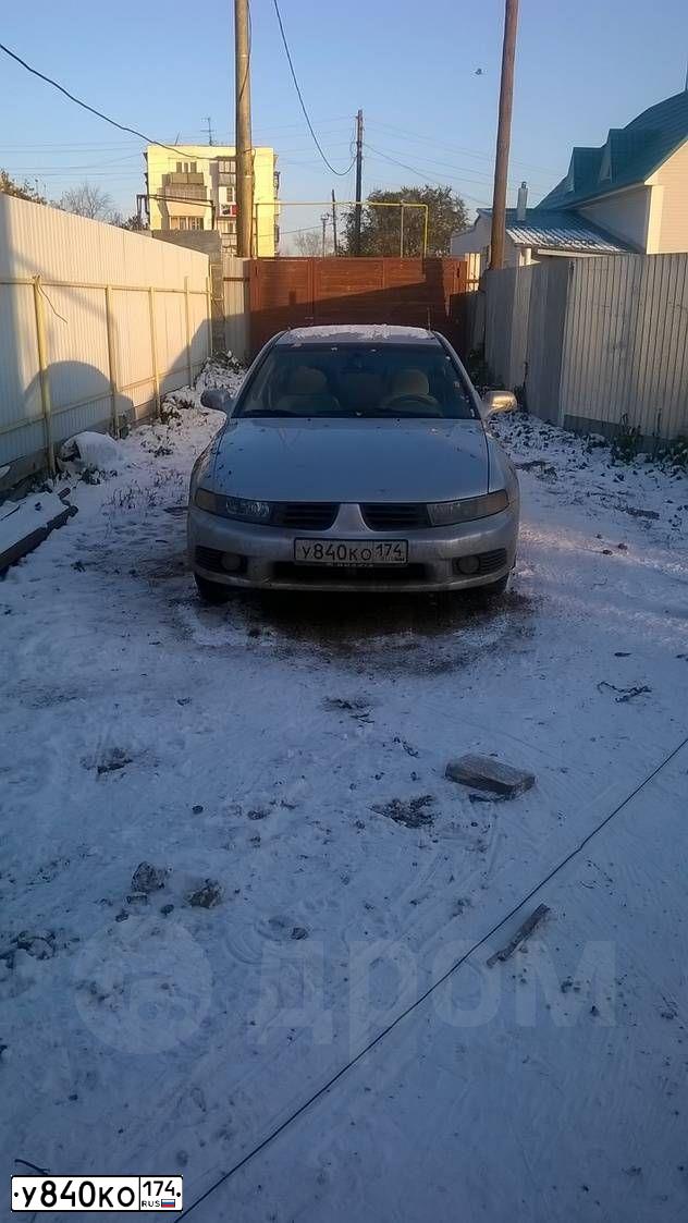 Фото автомобиля MITSUBISHI GALANT, 2002 — госномер У840КО174. Цвет: серебристый