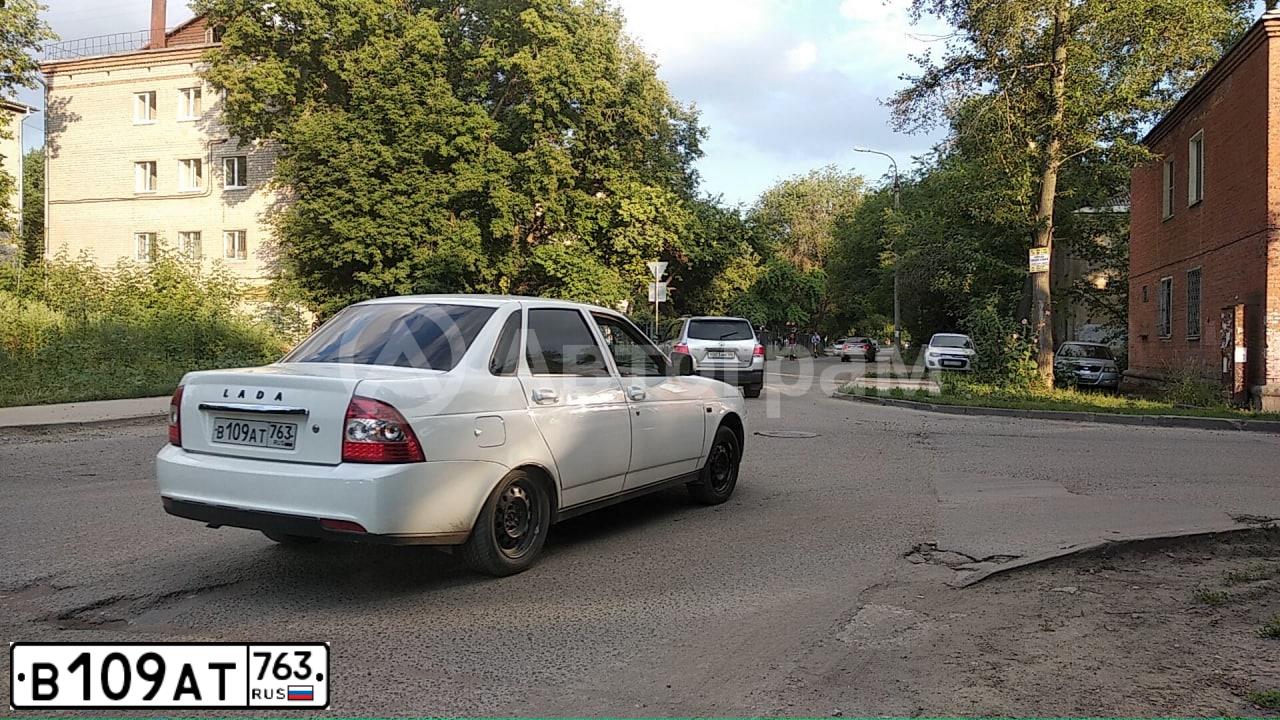 Фото автомобиля LADA 2170 PRIORA, 2011 — госномер В109АТ763. Цвет: Белый