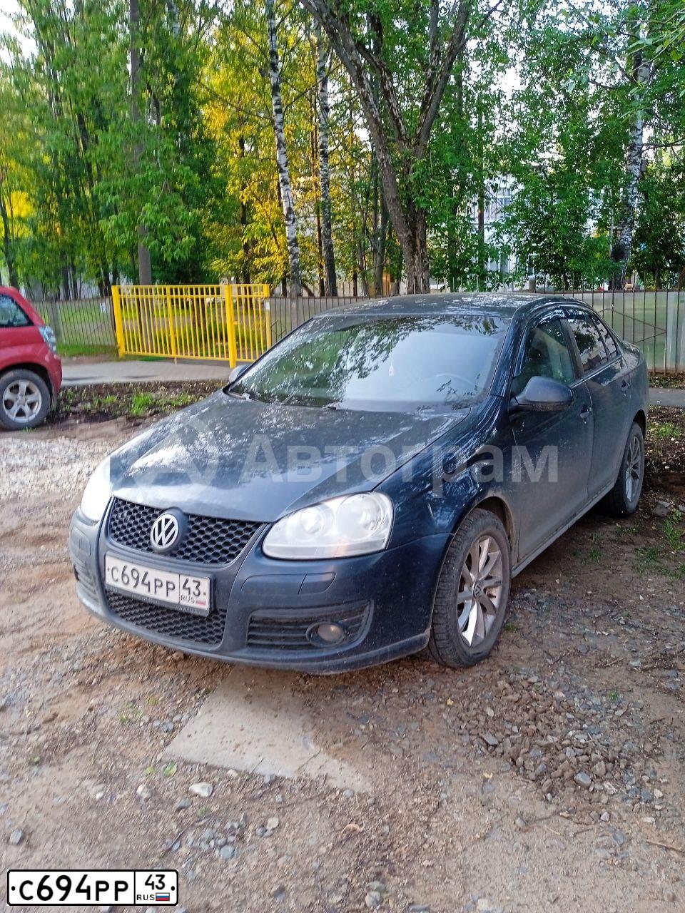 Фото автомобиля VOLKSWAGEN JETTA, 2008 — госномер С694РР43. Цвет: Серо-Синий