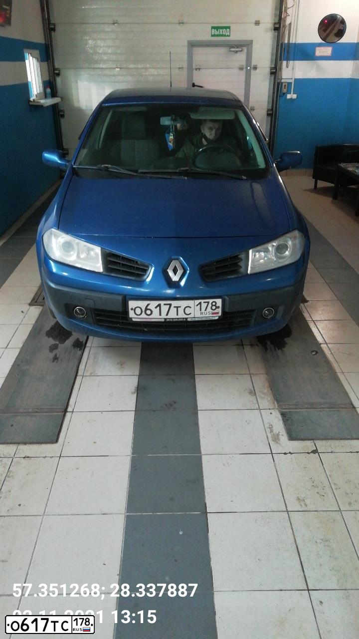 Фото автомобиля RENAULT MEGANE, 2006 — госномер Р090ЕВ60. Цвет: СИНЕ-ГОЛУБОЙ