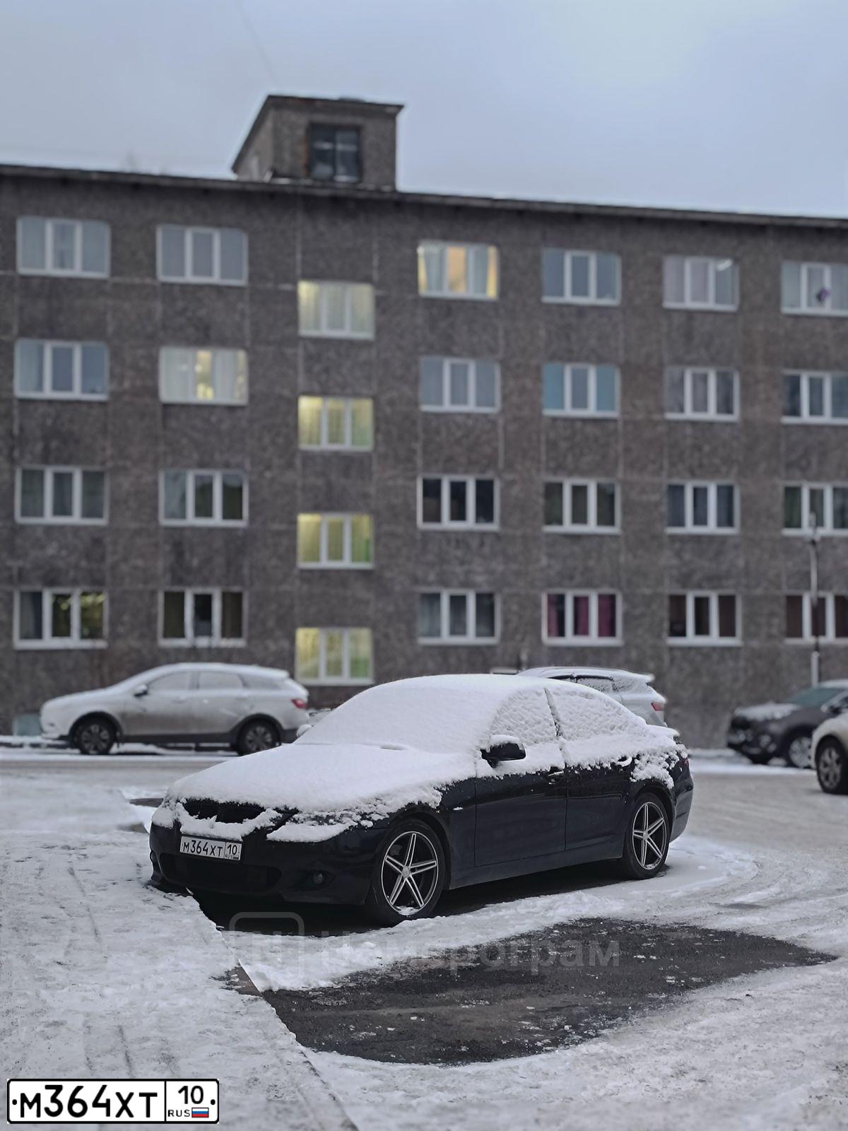 Фото автомобиля BMW SERIE 5, 2007 — госномер А900РК35. Цвет: ЧЕРНЫЙ