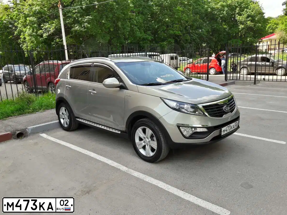 Фото автомобиля KIA SPORTAGE, 2013 — госномер С990УВ102. Цвет: СЕРЕБРИСТЫЙ