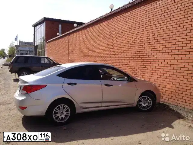 Фото автомобиля HYUNDAI SOLARIS, 2012 — госномер У386ХЕ116. Цвет: СЕРЕБРИСТЫЙ