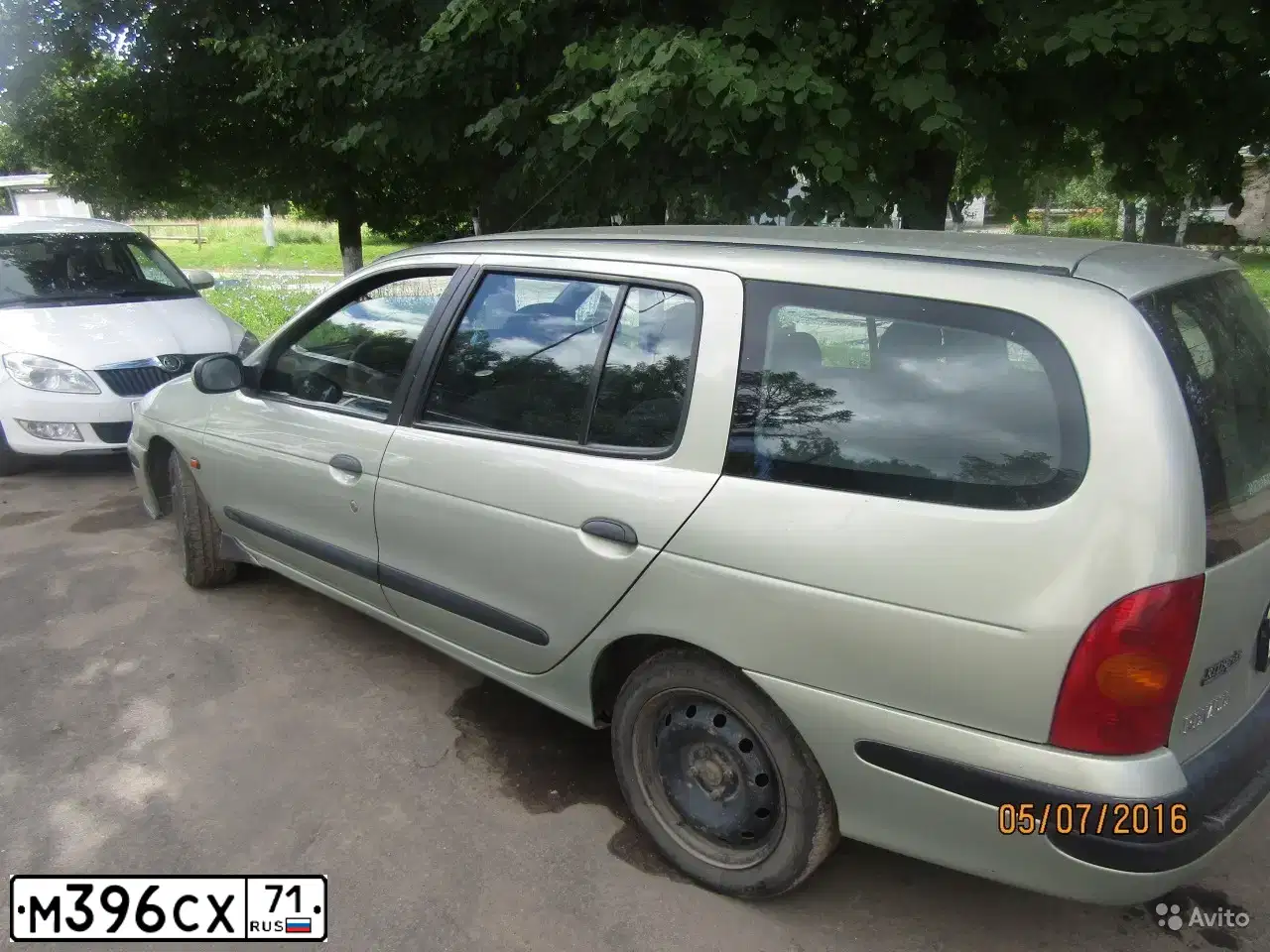 Фото автомобиля RENAULT MEGANE, 2001 — госномер М396СХ71. Цвет: ЗЕЛЕНЫЙ