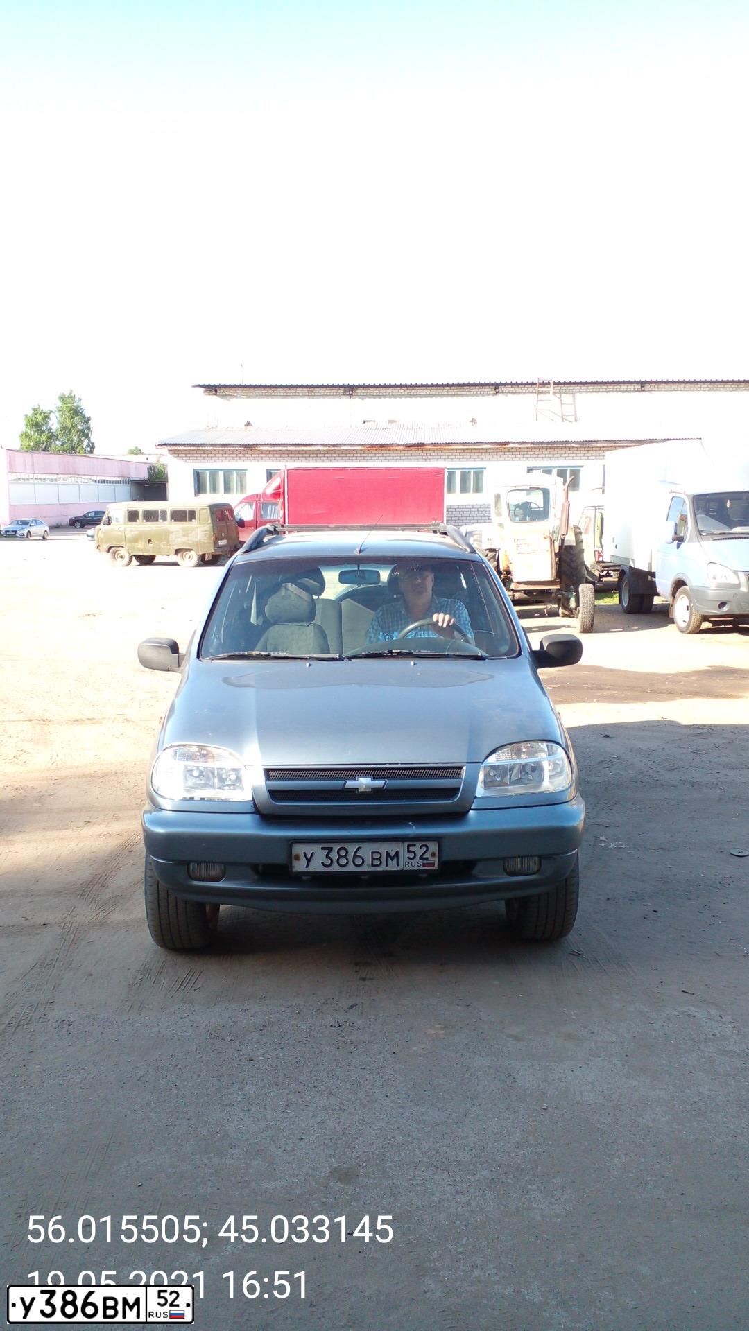 Фото автомобиля CHEVROLET NIVA, 2007 — госномер Т249ОР152. Цвет: ТЕМНО-СЕРЫЙ МЕТАЛЛИК