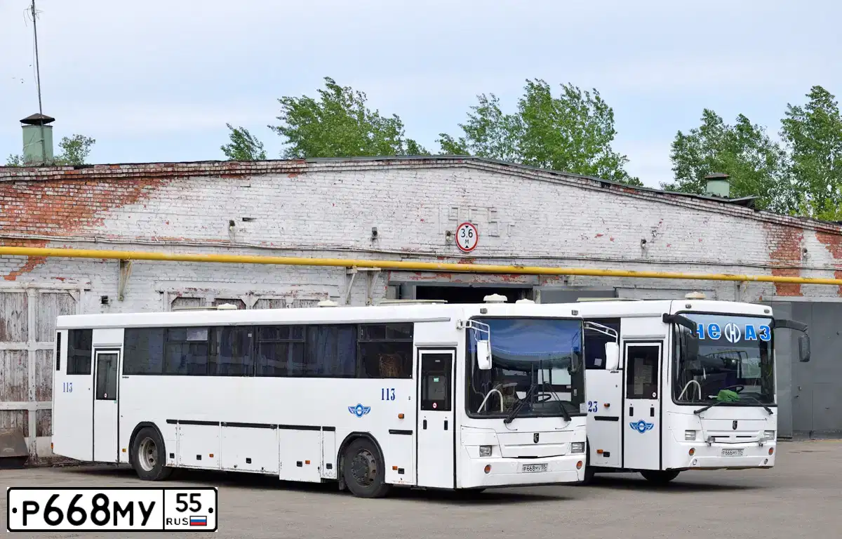 Фото автомобиля NEFAZ 5299 /KAMAZ 5297 4X2/, 2010 — госномер Р668МУ55. Цвет: Белый