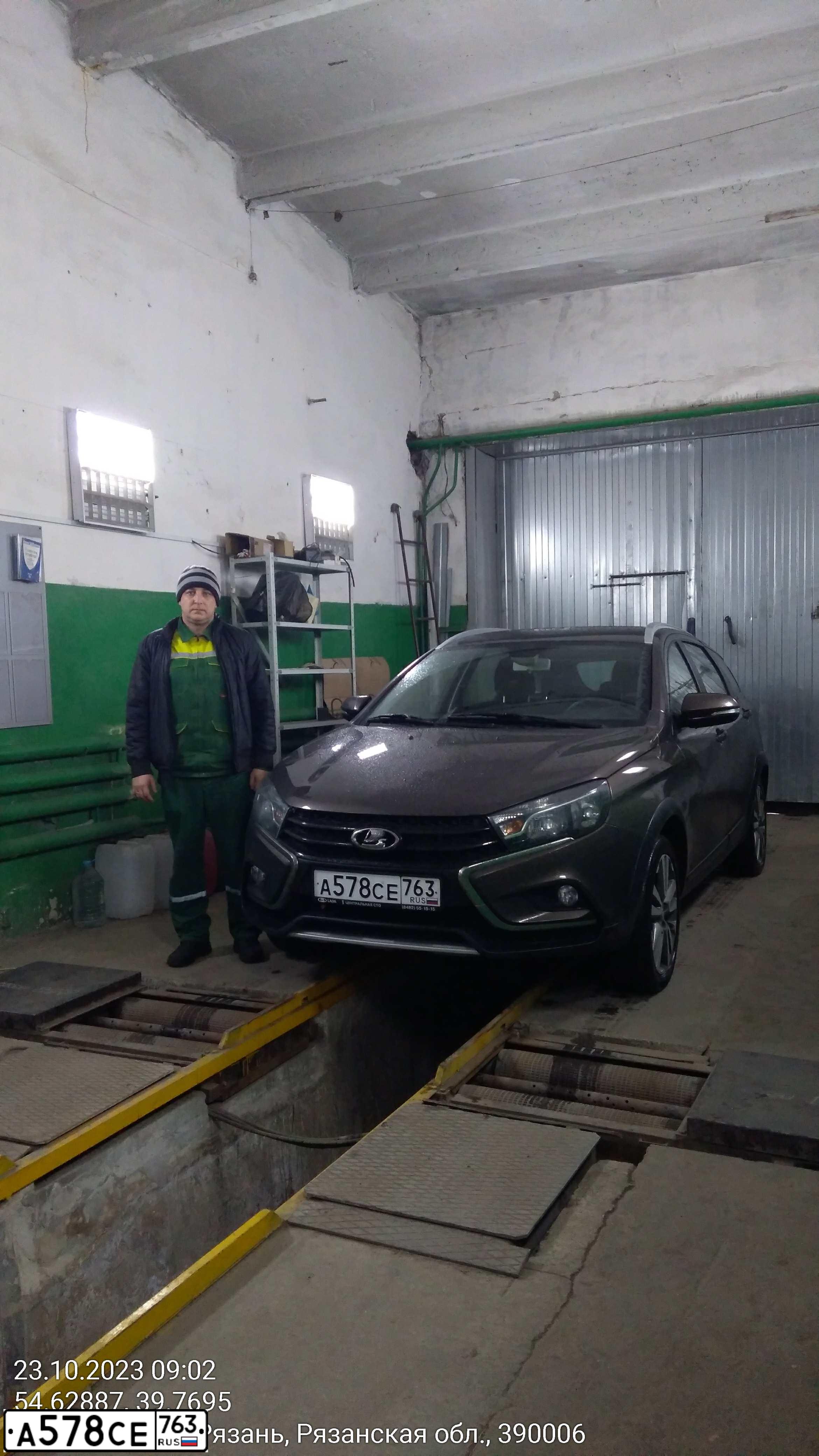 Фото автомобиля LADA VESTA, 2018 — госномер В354УА62. Цвет: Коричневый