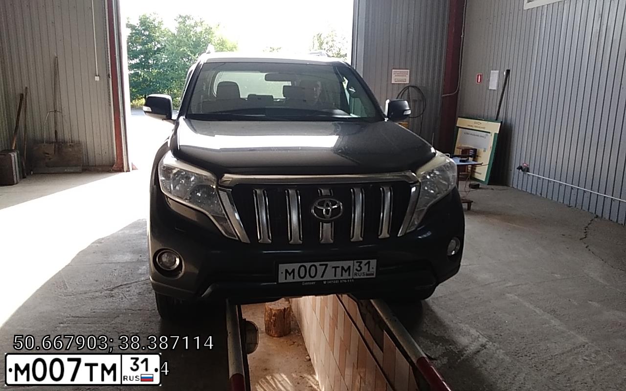Фото автомобиля TOYOTA LANDCRUISER, 2014 — госномер М007ТМ31. Цвет: ТЕМНО СЕРЫЙ
