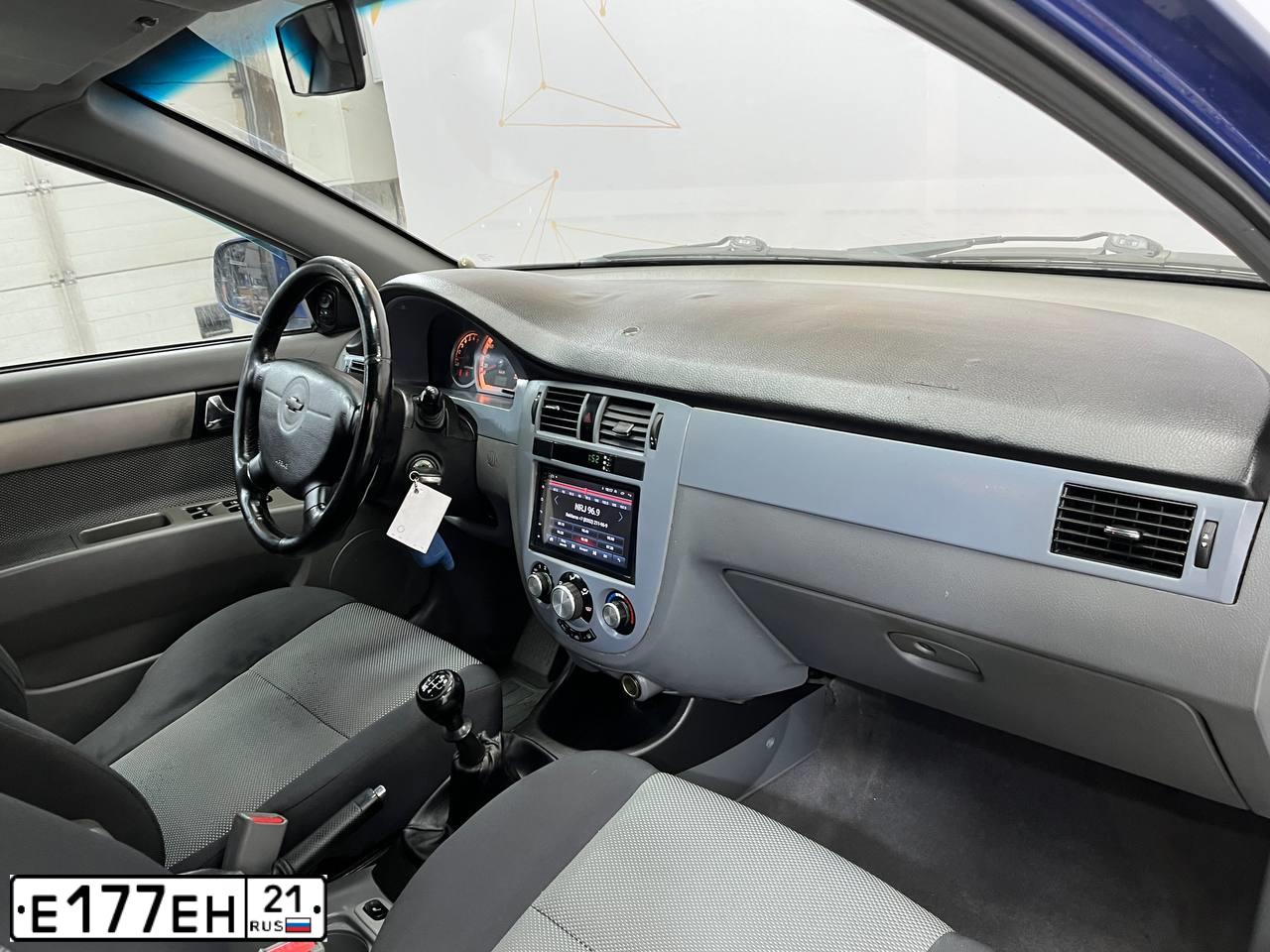 Фото автомобиля CHEVROLET LACETTI, 2011 — госномер А929РС190. Цвет: синий