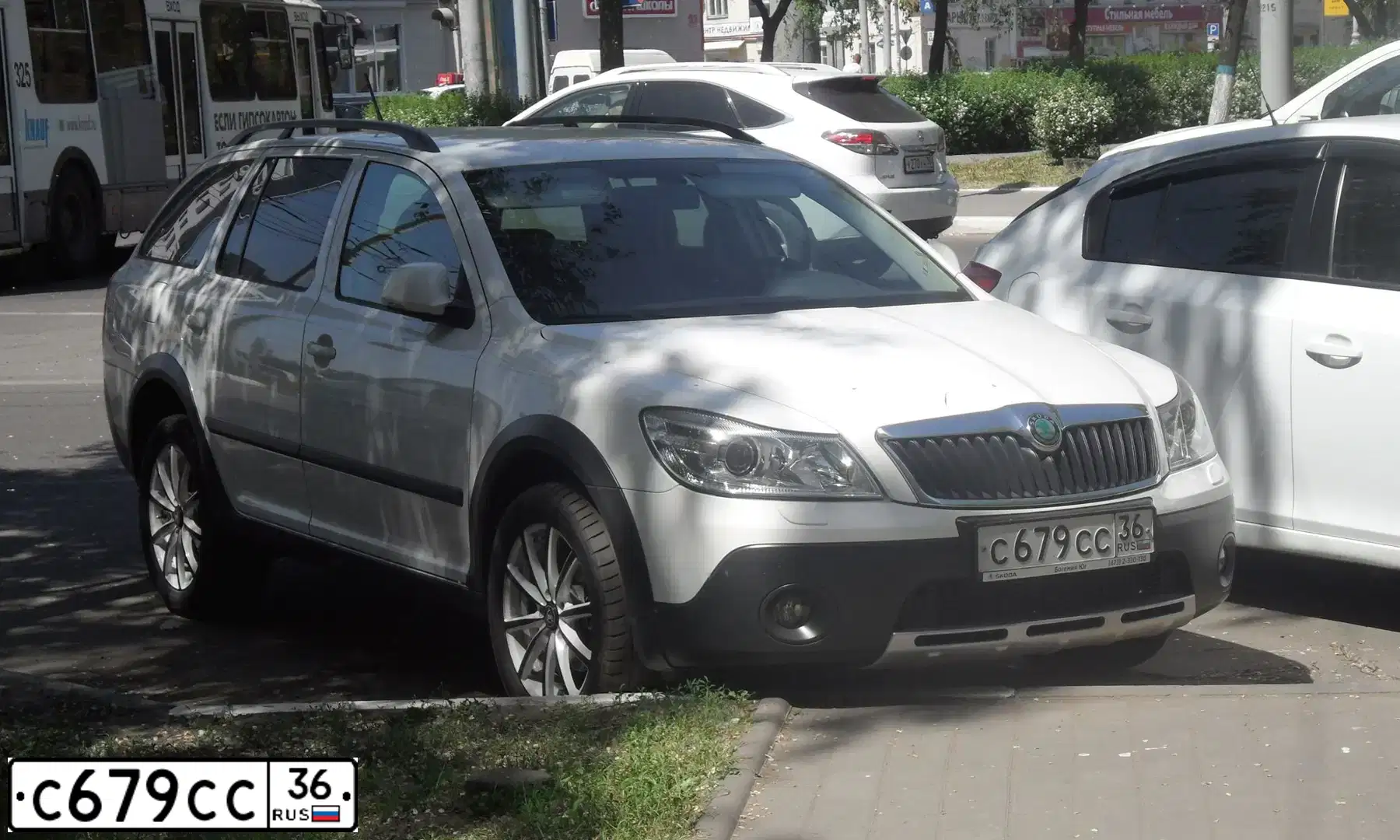 Фото автомобиля MERCEDES M-KLASSE, 1999 — госномер С679СС36. Цвет: Темно-синий