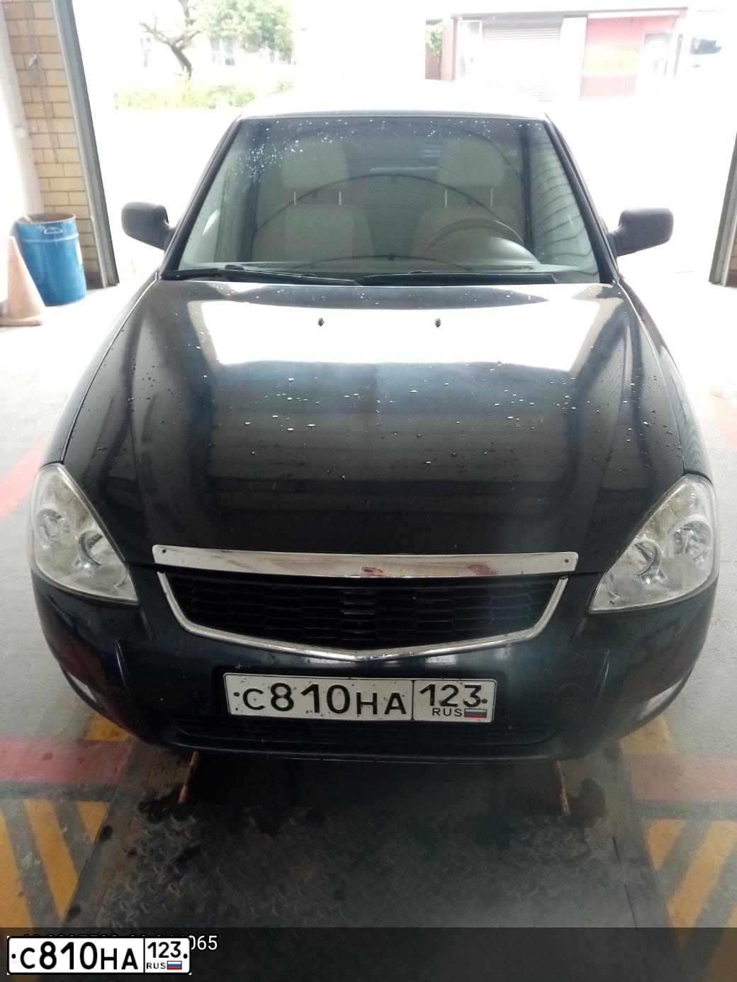 Фото автомобиля LADA 2172 PRIORA, 2008 — госномер С810НА123. Цвет: ЧЕРНЫЙ