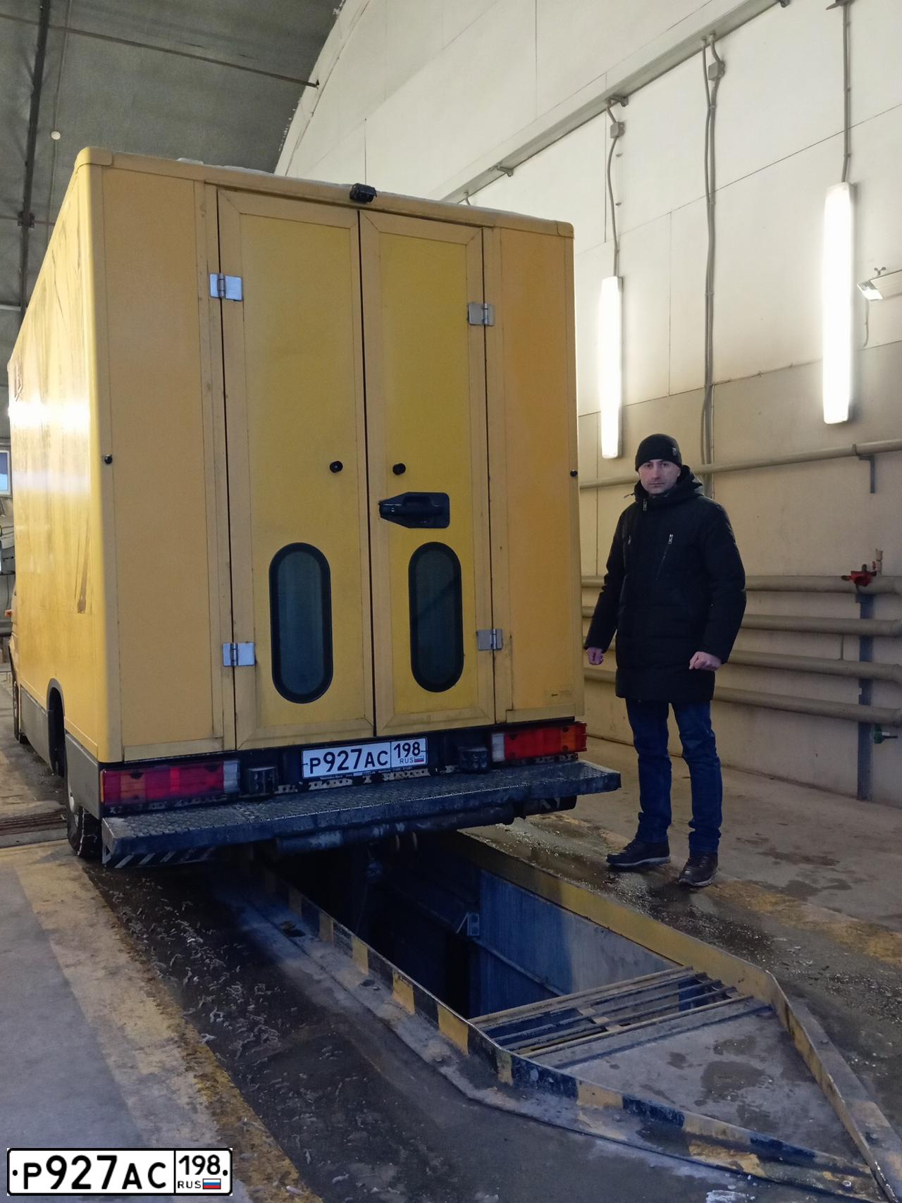 Фото автомобиля MERCEDES SPRINTER, 2001 — госномер Е339НВ150. Цвет: ЖЕЛТЫЙ