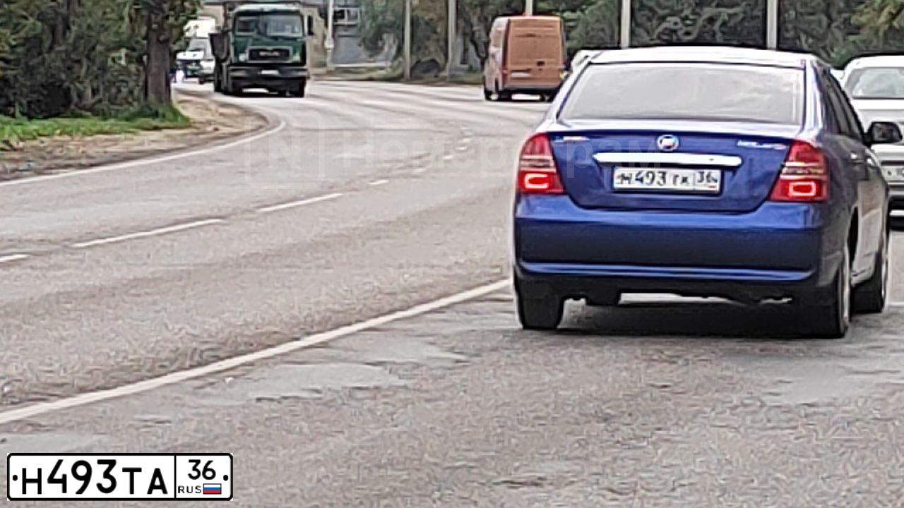 Фото автомобиля LADA 2171 PRIORA, 2010 — госномер У886СВ31. Цвет: СЕРО-СИНЕ-ЗЕЛЕНЫЙ
