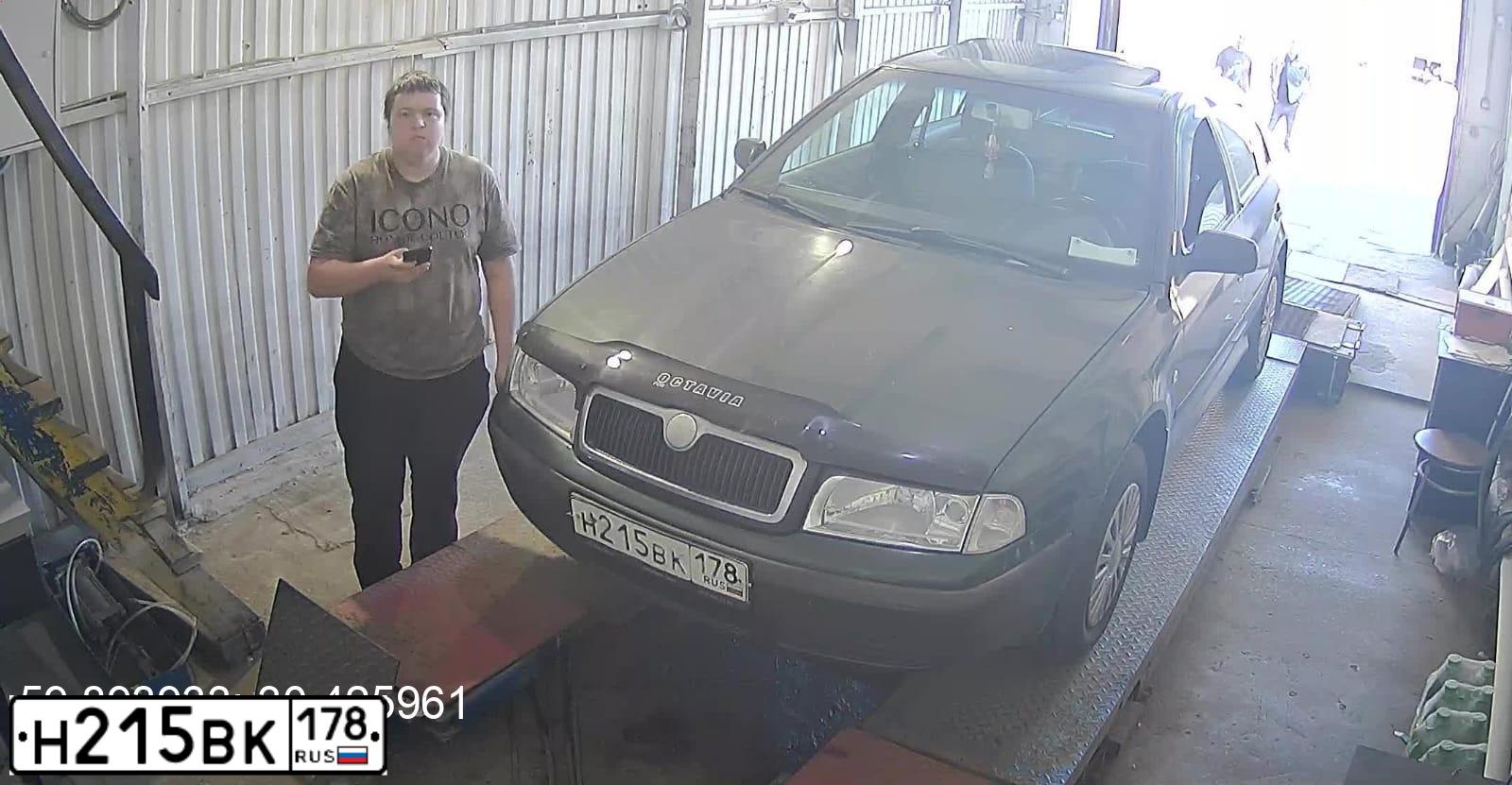 Фото автомобиля SKODA OCTAVIA, 2002 — госномер К073НН147. Цвет: ЗЕЛЕНЫЙ