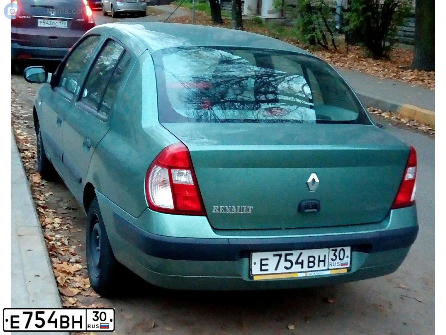 Фото автомобиля RENAULT SYMBOL, 2004 — госномер Т726ОМ05. Цвет: СЕРО-ЗЕЛЕНЫЙ