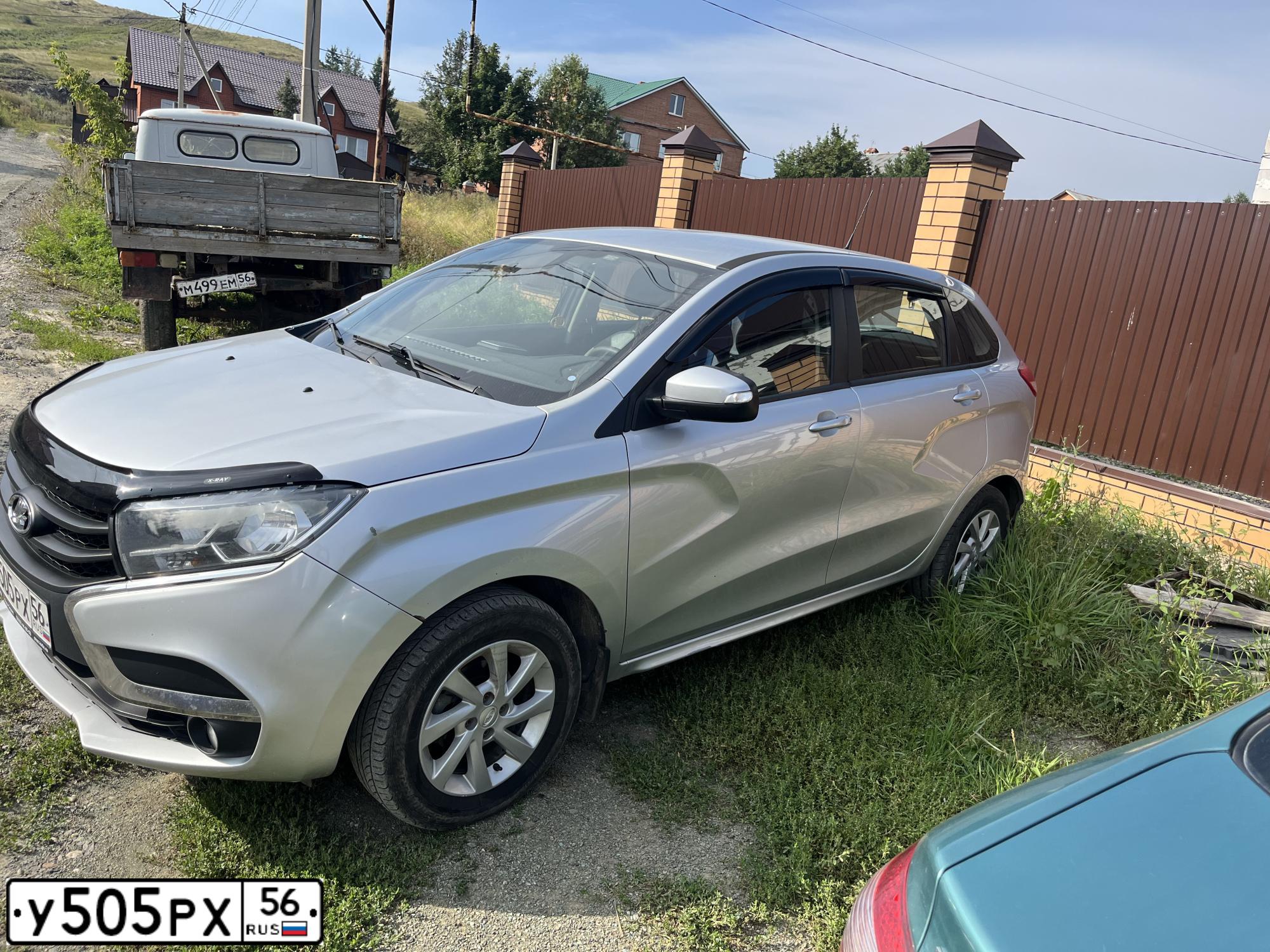 Фото автомобиля LADA XRAY, 2016 — госномер У505РХ56. Цвет: СЕРЕБРИСТЫЙ