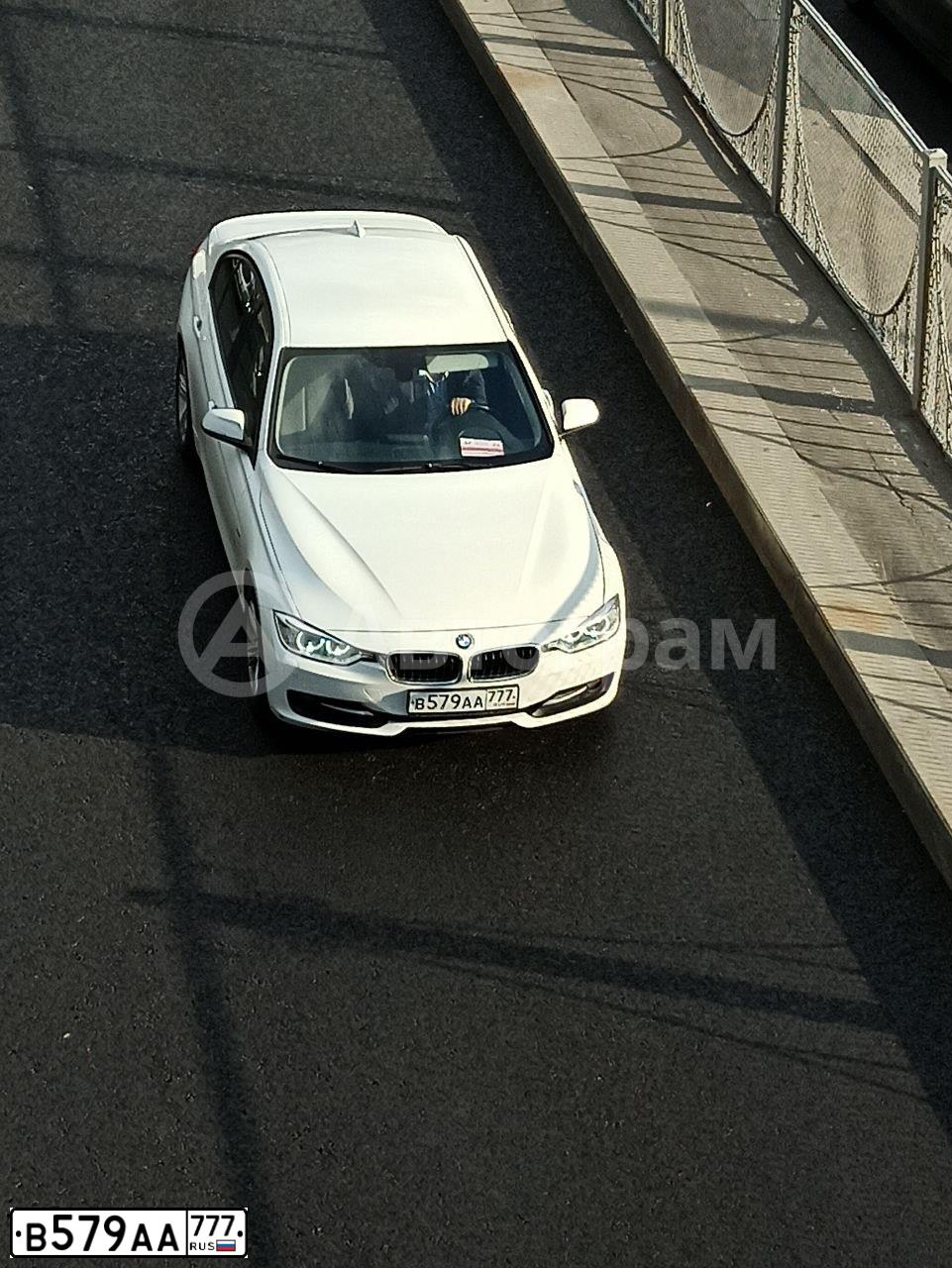 Фото автомобиля BMW SERIE 3, 2013 — госномер В579АА777. Цвет: БЕЛЫЙ