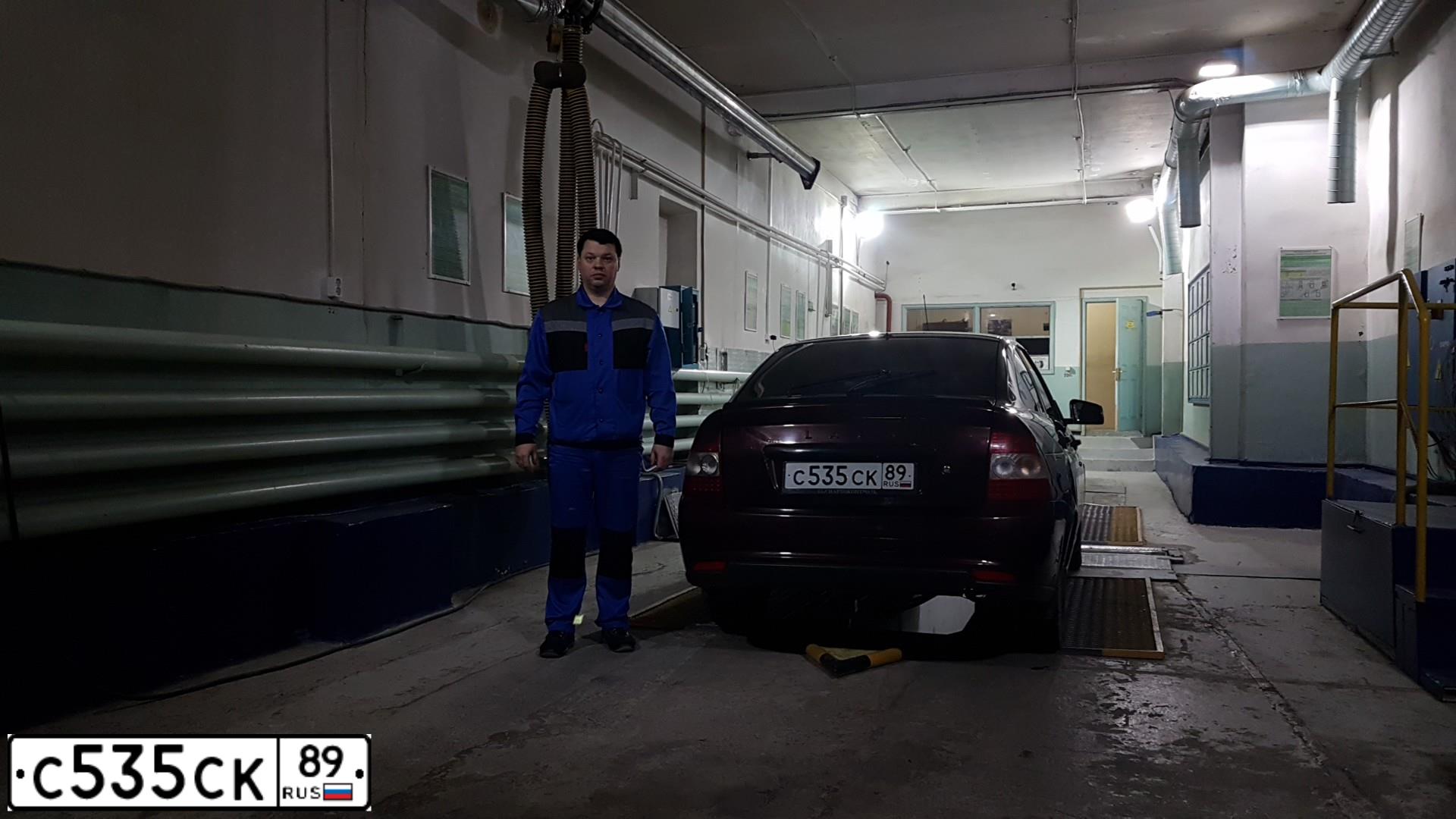 Фото автомобиля LADA 2172 PRIORA, 2012 — госномер О101РХ55. Цвет: Красный